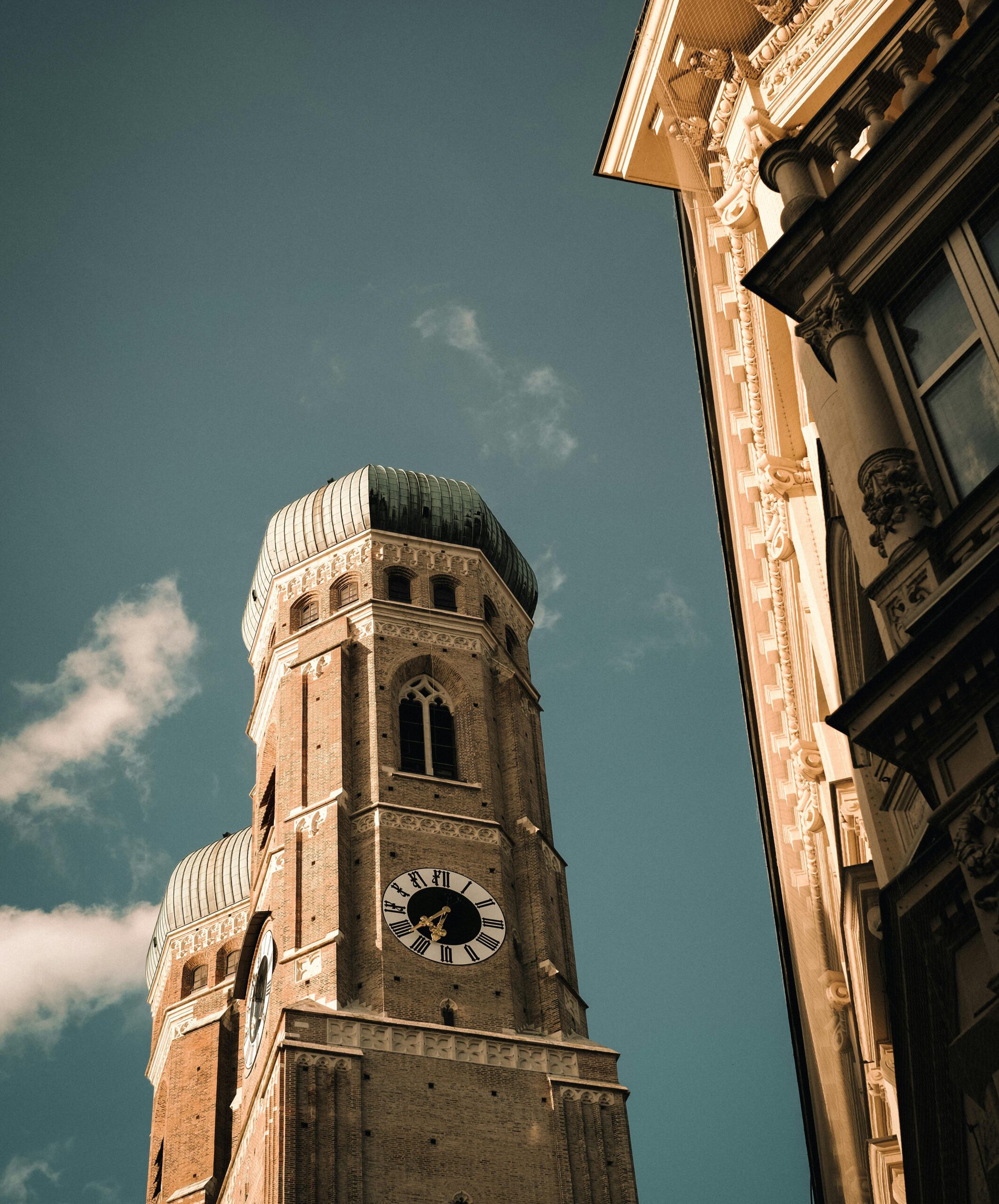 MÃ¼nchner Frauenkirche bei schÃ¶nem Wetter