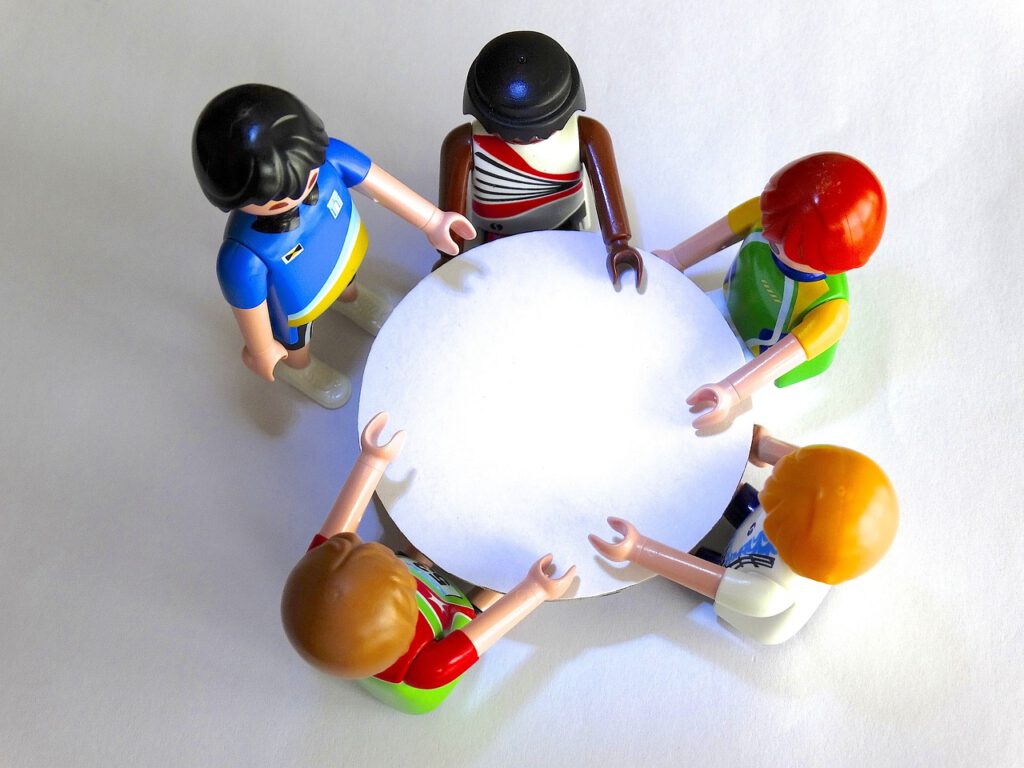 playmobil, characters, meeting, conversation, talk, getting together, decisions, decide, round table, talk to each other, table, group, to speak, people, meeting, meeting, meeting, meeting, meeting, conversation, conversation, talk, round table