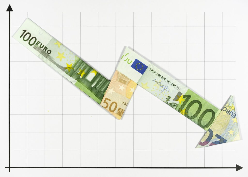 arrow, money, banknotes, currency, euro, stock exchange, loss, bank, banks, chart, development, course, tendency, growth, arrow, money, money, money, stock exchange, stock exchange, stock exchange, stock exchange, stock exchange, chart, chart, chart, chart, chart