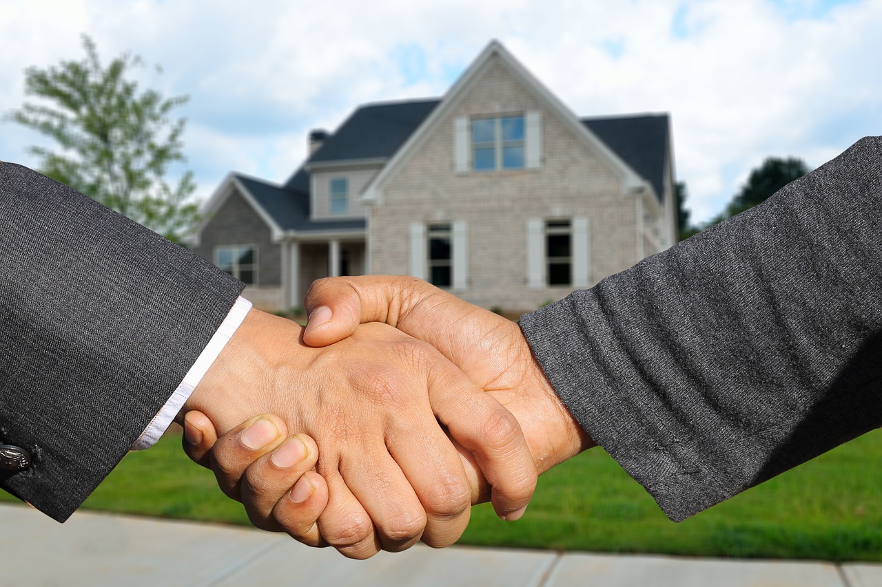 purchase, house, full hd wallpaper, house purchase, windows wallpaper, free wallpaper, desktop backgrounds, laptop wallpaper, real estate, handing over, mac wallpaper, real estate agent, cool backgrounds, property, possession, worth, to buy, wallpaper 4k, beautiful wallpaper, 4k wallpaper, free background, contract, shaking hands, handshake, hd wallpaper, agreement, partnership, hand, 4k wallpaper 1920x1080, wallpaper hd, man, collaboration, background, people